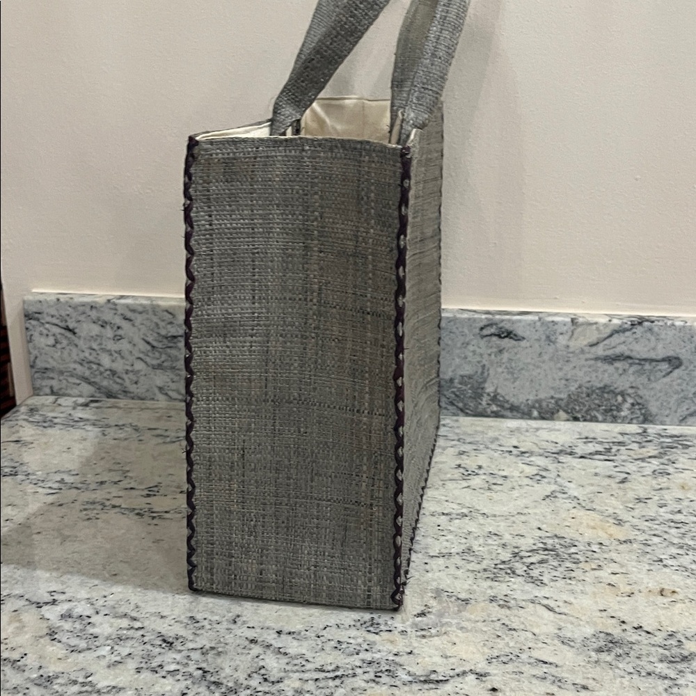 Gray & Black Straw Tote Bag - Picture 5 of 7
